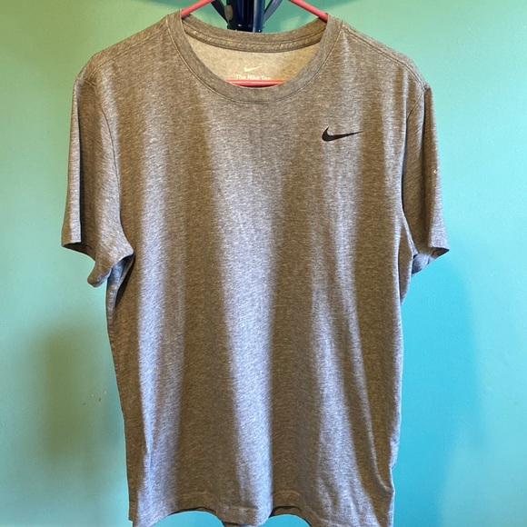 light grey nike shirt